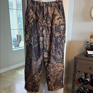 Cabela's Woodland Camo Cargo Winter Hunting pants 5 pockets fully lined